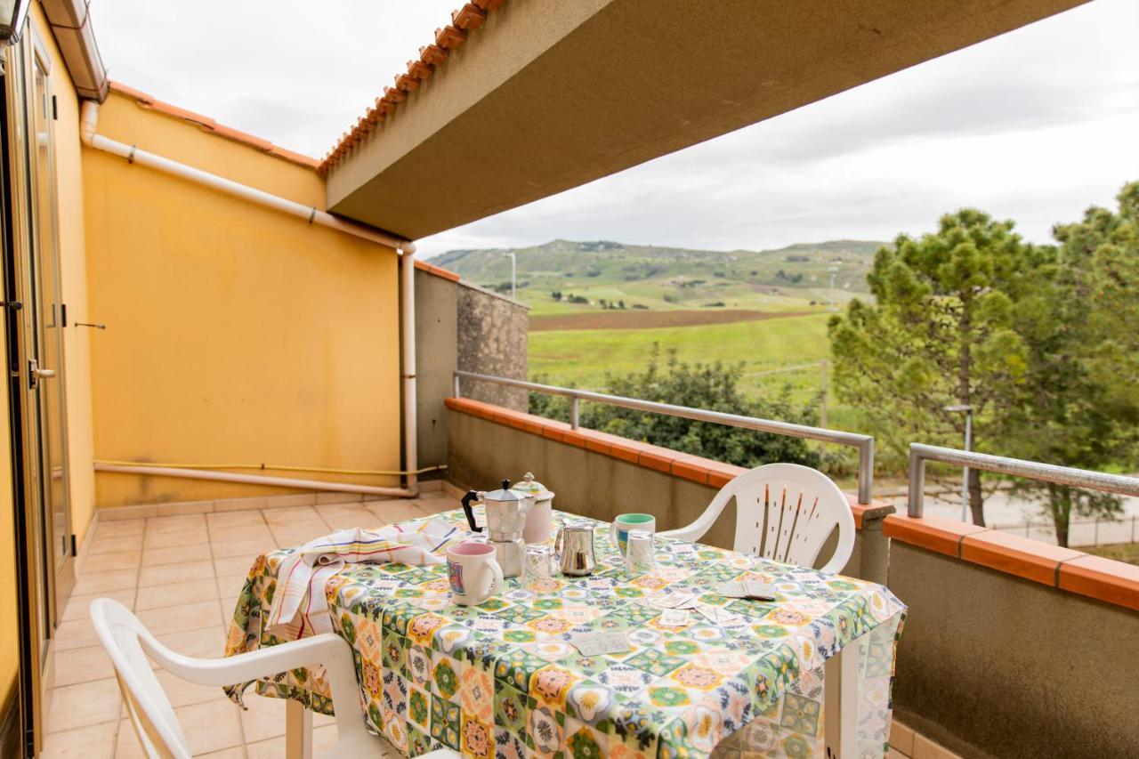 Lo Zio Michele Apartments Nuova Gibellina ภายนอก รูปภาพ